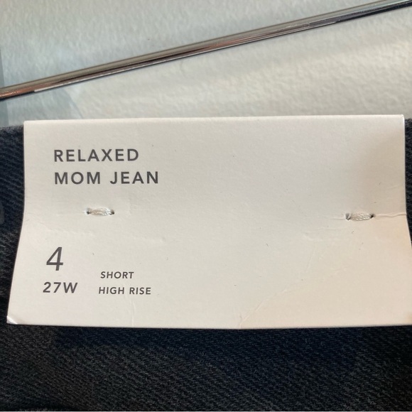 AMERICAN EAGLE Sz  4 Short Relaxed Mom Jeans High Waist Ankle Length Jeans NEW - Picture 11 of 15